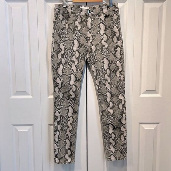 H&M Grey Toned Snakeskin Print Tapered Leg, Ankle Skinny Jeans Size 8‎ - Picture 1 of 9